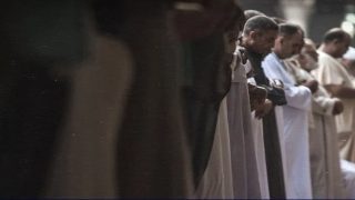 75 يورو لإقامة الصلاة الجنازة .. مسجد بفرنسا يحيي جدل ” التجارة بالدين ” …