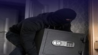 سرقة غامضة لمجوهرات ثمينة من فيلا .. والد وزير سابق بفاس
