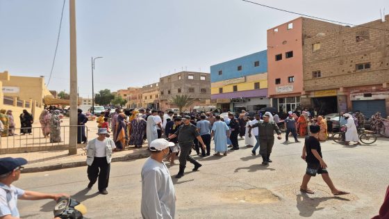 حادثة سير أخرى خطيرة قرب مسجد حي العمارات بالسمارة.. إصابة شخصين.