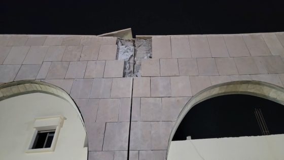تساقط رخام ومرطوب حائط بساحة المسجد الكبير بالسمارة.. نداء مستعجل للتدخل