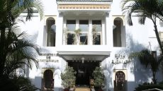 يمكن للناخبين التعرف على مكاتب التصويت المخصصة لهم عن طريق الرقم المجاني 2727 وموقع ww.listeselectorales.ma وتحميل تطبيق MonBV (بلاغ تذكيري لوزير الداخلية)