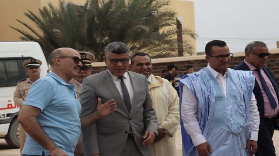 احتفاء بعيد الوحدة.. عامل إقليم السمارة إبراهيم بوتوميلات يعطي انطلاقة السباق على الطريق بمشاركة تلاميذ المؤسسات التعليمية
